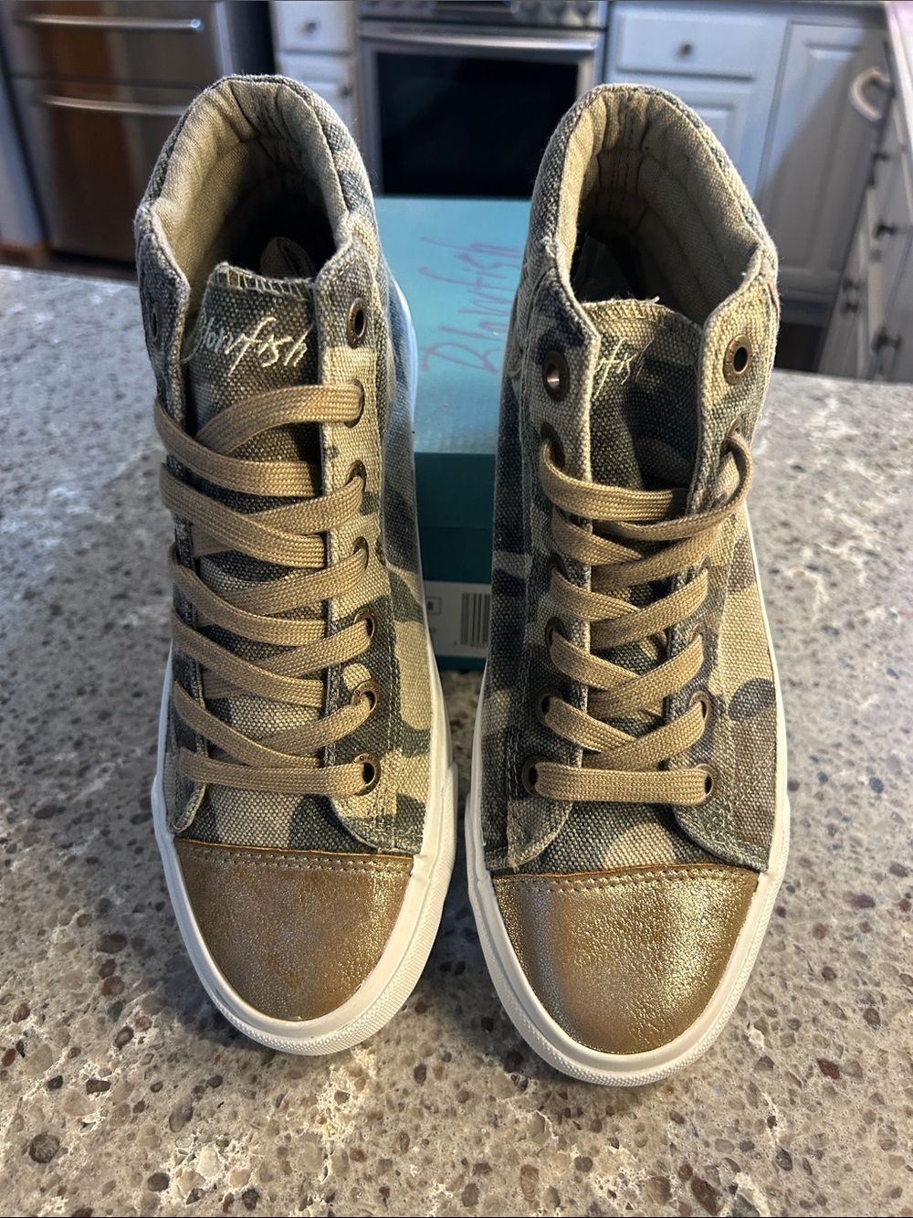 Blowfish Madras Camo Canvas High Top Sneakers, Women’s Size 8, NIB - Picture 5 of 6